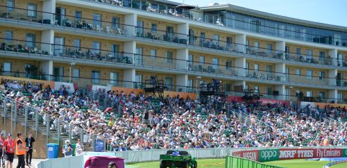 http://i1152.photobucket.com/albums/p490/cricketphotos1/Cricket%20Photos/2017%20Cricket%20Photos/Not%20Cricket%20Matches/Crowds%201.jpg