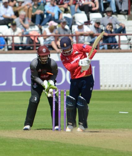 http://i1152.photobucket.com/albums/p490/cricketphotos1/Cricket%20Photos/2017%20Cricket%20Photos/Royal%20London%20one%20day%20cup/Somerset%20v%20Essex%2014th%20May%202017/Ryan%20ten%20Doeschata%20bld%20Roelof%20van%20der%20Merwe.jpg
