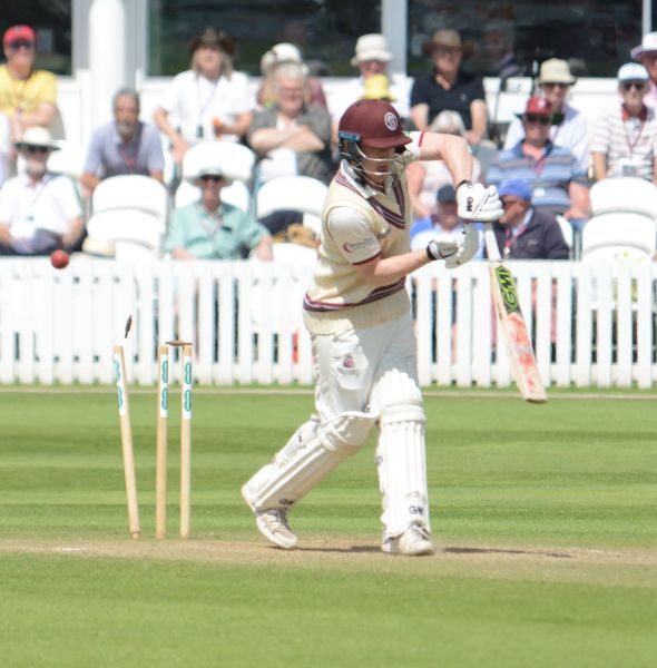 http://i1152.photobucket.com/albums/p490/cricketphotos1/Cricket%20Photos/2018%20Somerset%20Cricket%20Photos/Specsavers%20County%20Championship%202018/Somerset%20v%20Hampshire%20Starting%2011th%20May%202018/Dom%20Bess%20bld%20Gareth%20Berg%202.jpg