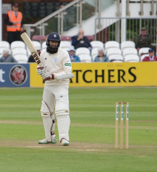 http://i1152.photobucket.com/albums/p490/cricketphotos1/Cricket%20Photos/2018%20Somerset%20Cricket%20Photos/Specsavers%20County%20Championship%202018/Somerset%20v%20Hampshire%20Starting%2011th%20May%202018/Hashim%20Amla%20ct%20Steve%20Davies%20bld%20Tim%20Groenewald.jpg