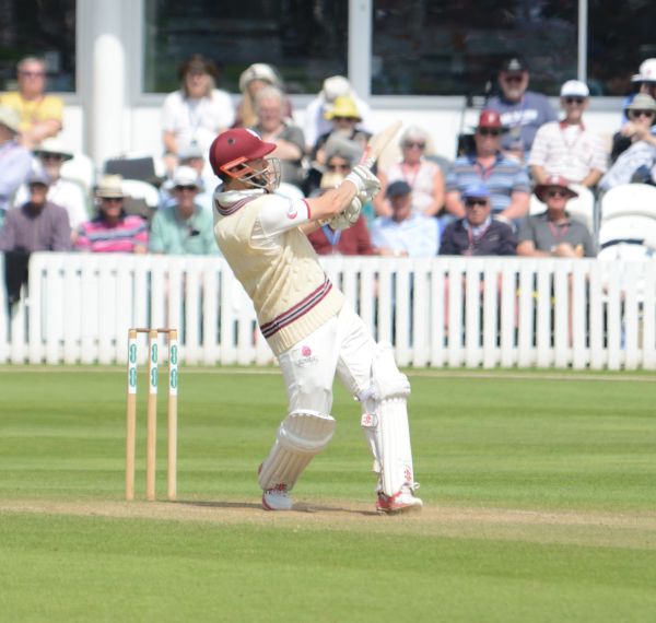 http://i1152.photobucket.com/albums/p490/cricketphotos1/Cricket%20Photos/2018%20Somerset%20Cricket%20Photos/Specsavers%20County%20Championship%202018/Somerset%20v%20Hampshire%20Starting%2011th%20May%202018/James%20Hildreth%204%20runs.jpg