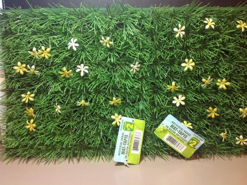 2 plastic grass for dioramas