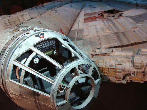 hot toys millennium falcon cockpit