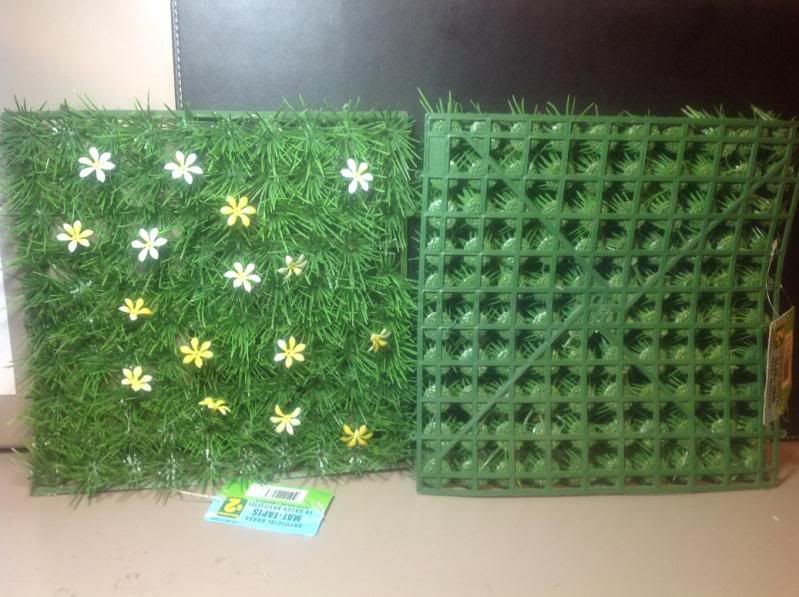 2 plastic grass for dioramas