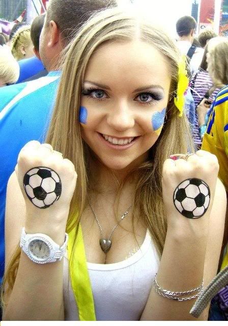 more-beautiful-girl-fans-of-euro-2012-07.jpg