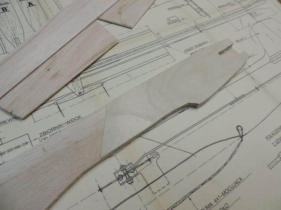 12647150_544044895762840_105403112422110