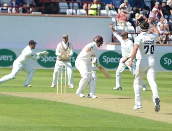 https://i1152.photobucket.com/albums/p490/cricketphotos1/Cricket%20Photos/2019%20Somerset%20Cricket%20Photos/Specsavers%20County%20Championship%202019/Somerset%20v%20Surrey%20starting%2014th%20May%202019/Dean%20Elgar%20off%20Jack%20Brooks.jpg
